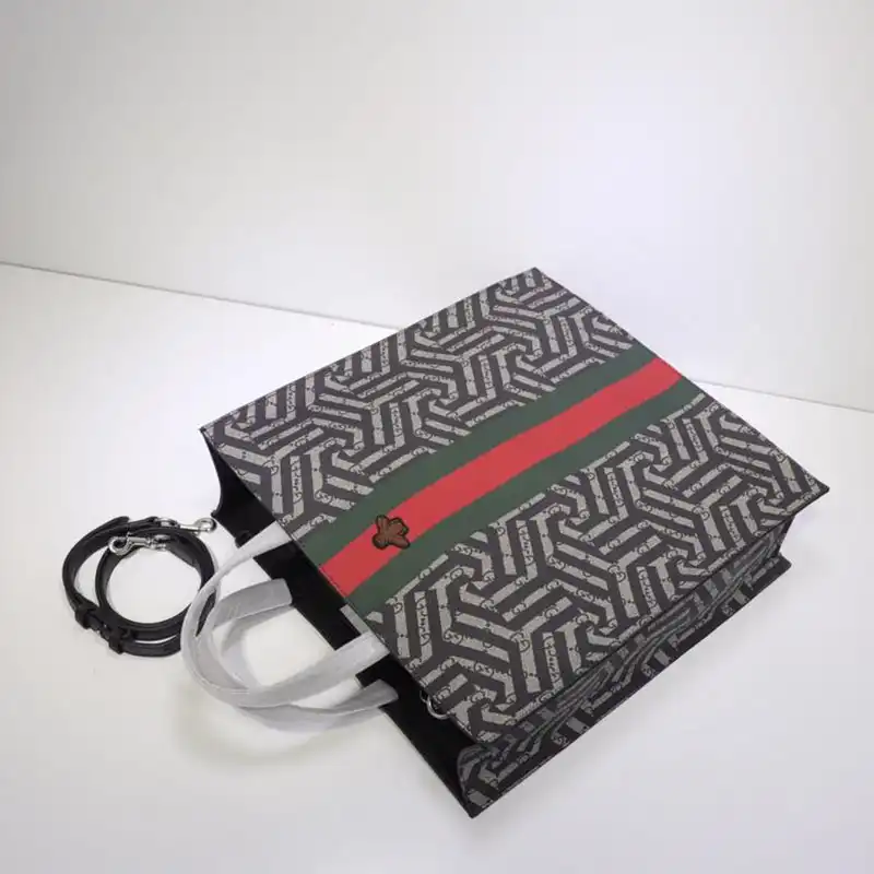 G*u*i tote bags 19gm0010