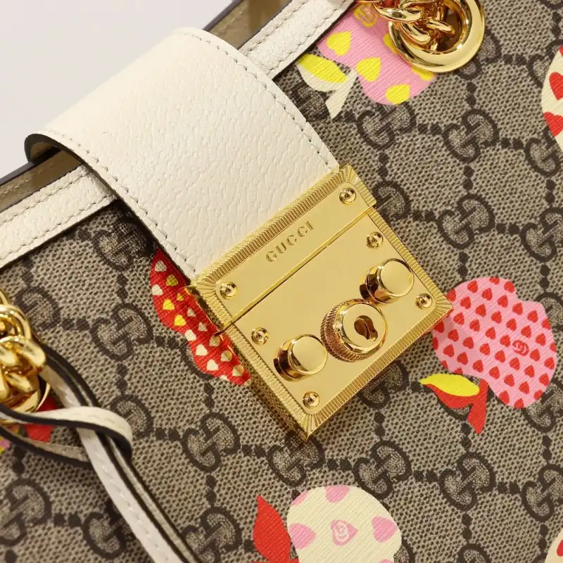 G*u*i s bags 2108dj0046