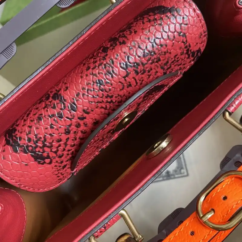 G*u*i s bags 2108ya0016