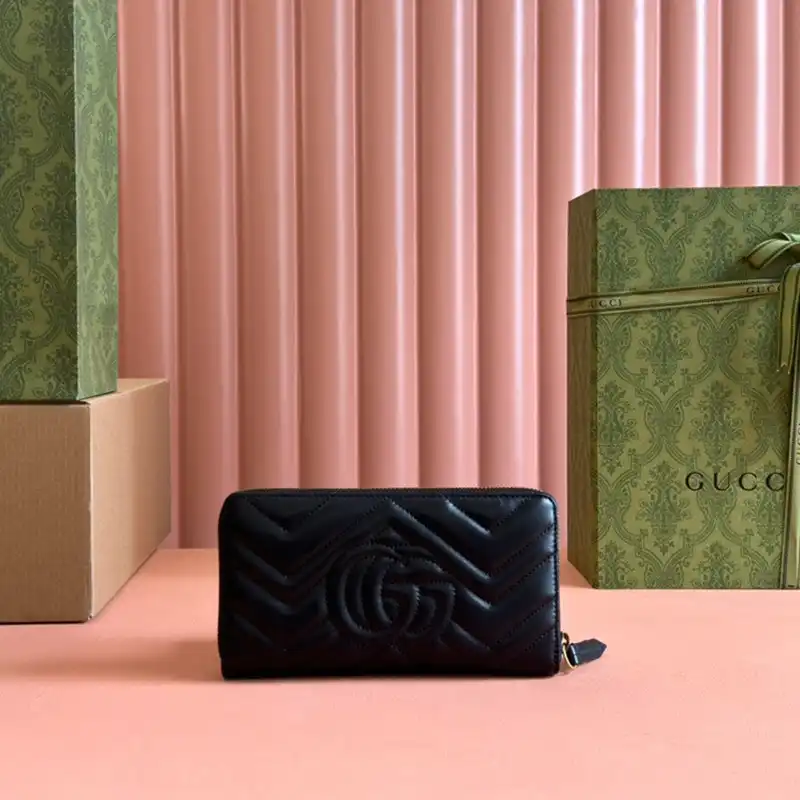 G*u*i bags 2407yz0240