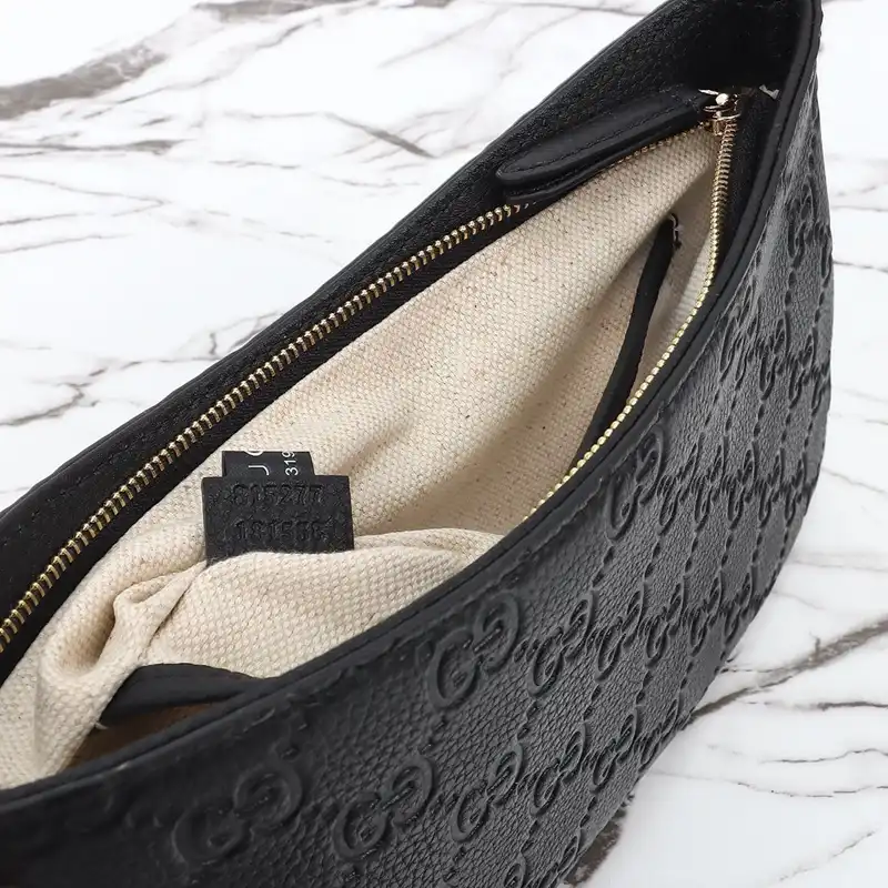 G*u*i bags 2411ya0192