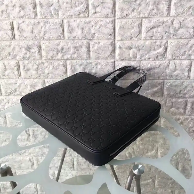 G*u*i bags 2012sh0081