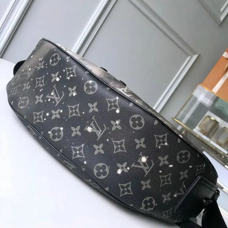 LV Bags 19T1L0299