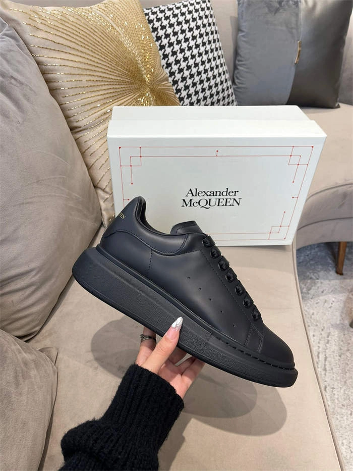 Alexander McQueen Oversized Reliable 2582