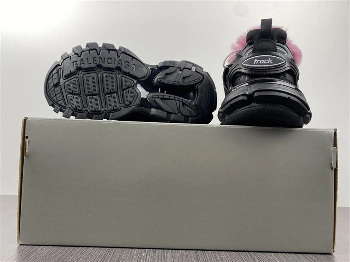 Modern BLCG Track Fake Fur Black Pink 668555 W3CQ6 4431