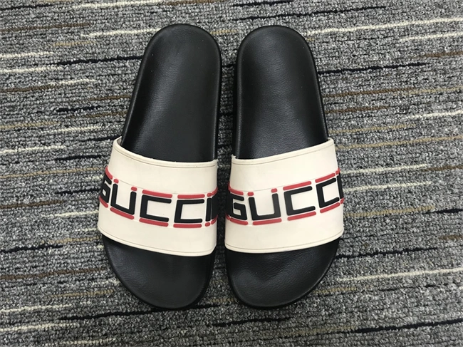 G*u*i slide compact 449