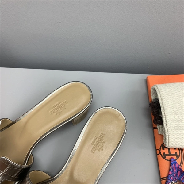 Timeless H Slipper 2385