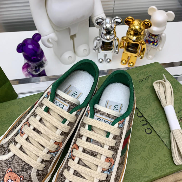 G*u*i sneaker