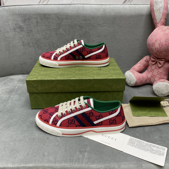 G*u*i sneaker