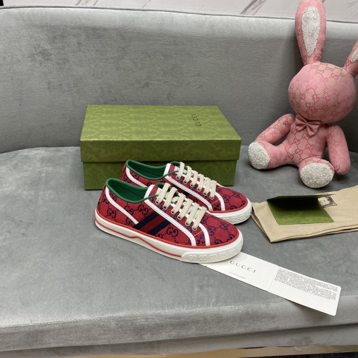 G*u*i sneaker