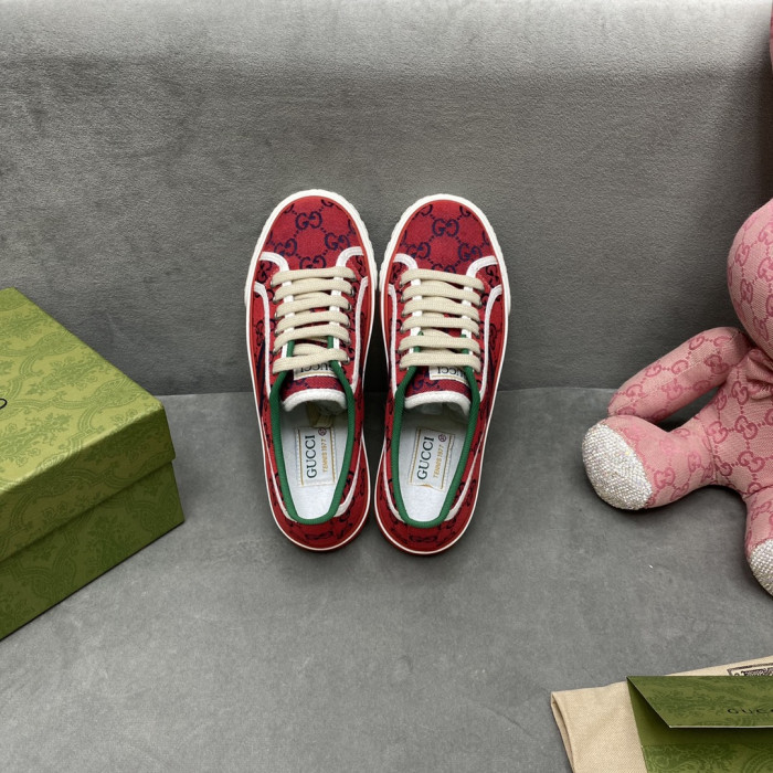 G*u*i sneaker