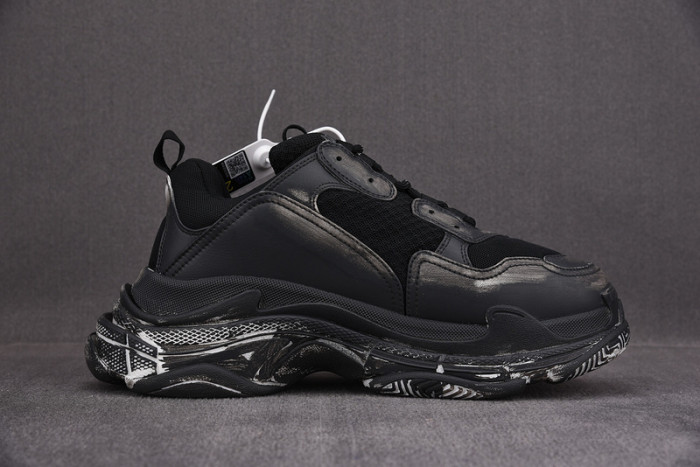 blcg sneaker triple.s.