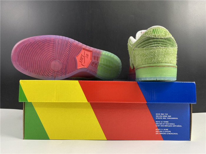 nike sb dunk low"strawberry cough" cw7093-601