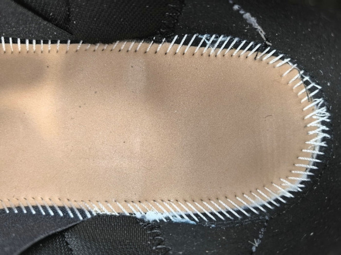 b30 sneaker