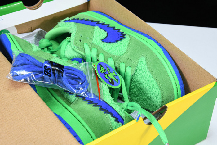 grateful dead x nike sb dunk low “green bear” cj5378-300