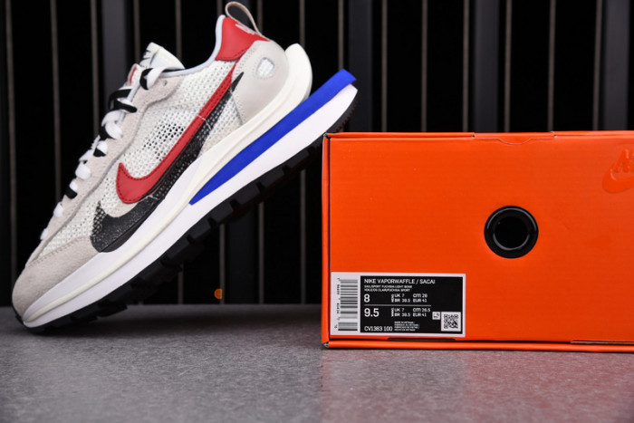 nike vaporwaffle sacai sport fuchsia game royal  cv1363-100