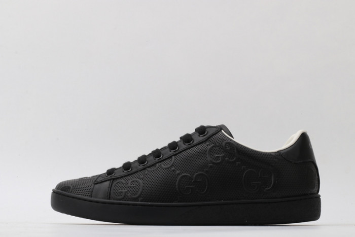 G*u*i ace embroidered low-top sneaker 431942a38g09065