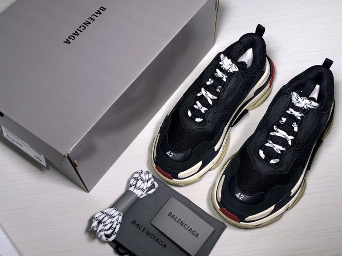 blcg sneaker triple.s.gomma 656686w06g011001