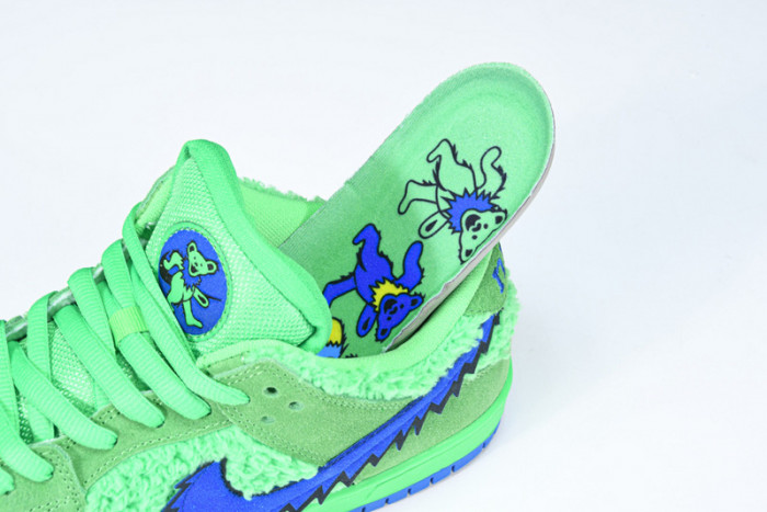 grateful dead x nike sb dunk low “green bear” cj5378-300