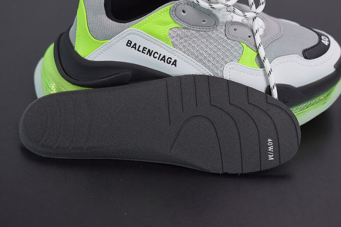 blcg sneaker triple.s.gomma grey white green 541624 w2fr1 8297