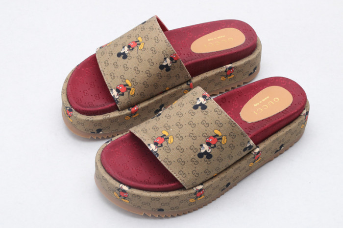 G*u*i slippers