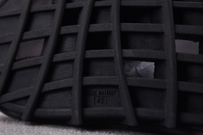 bur_berry slippers
