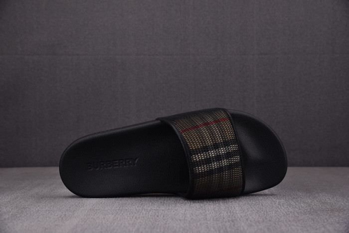bur_berry slippers