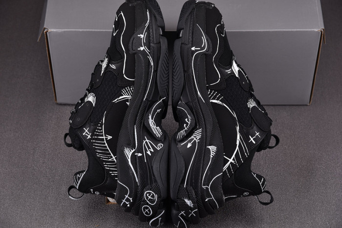 Ba*len*cia*ga triple s