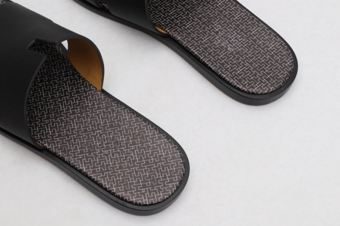 herm*s  slippers
