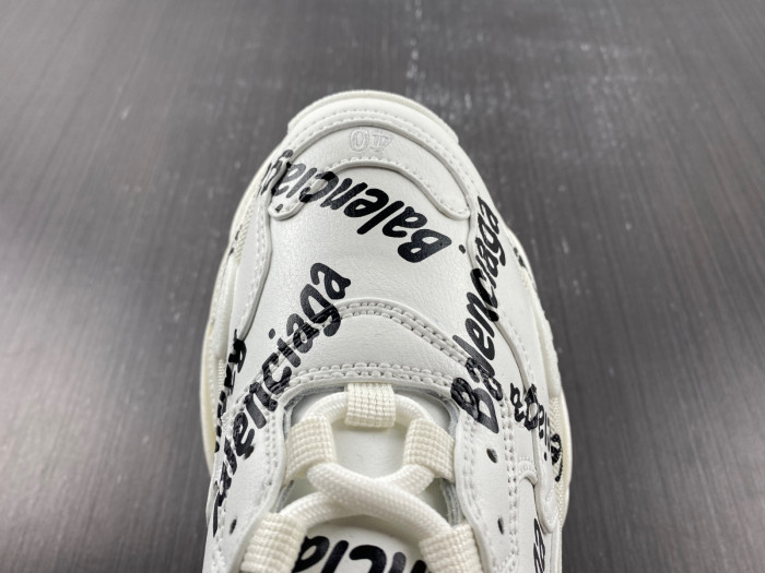 Ba*len*cia*ga triple s