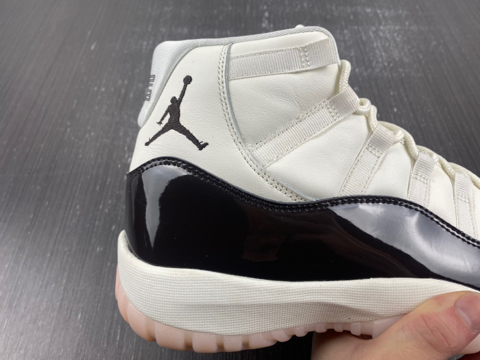 air jordan 11 wmns "neapolitan" ar0715-101