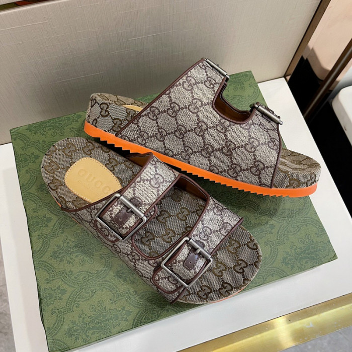 G*u*i slippers