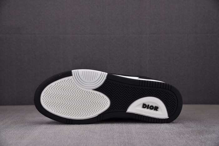 d10r b57 sneaker