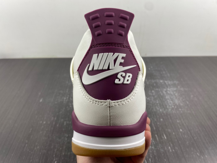 sb x jordan 4 “sapphire” dr5415-102