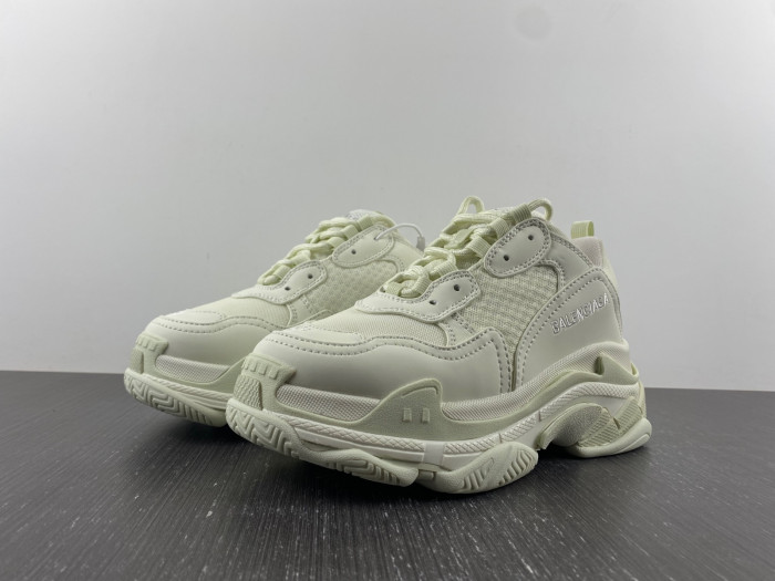 Ba*len*cia*ga triple s