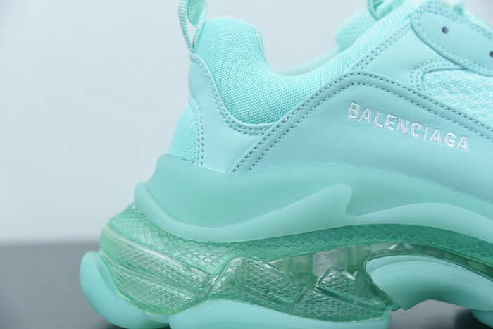 blcg sneaker triple.s.