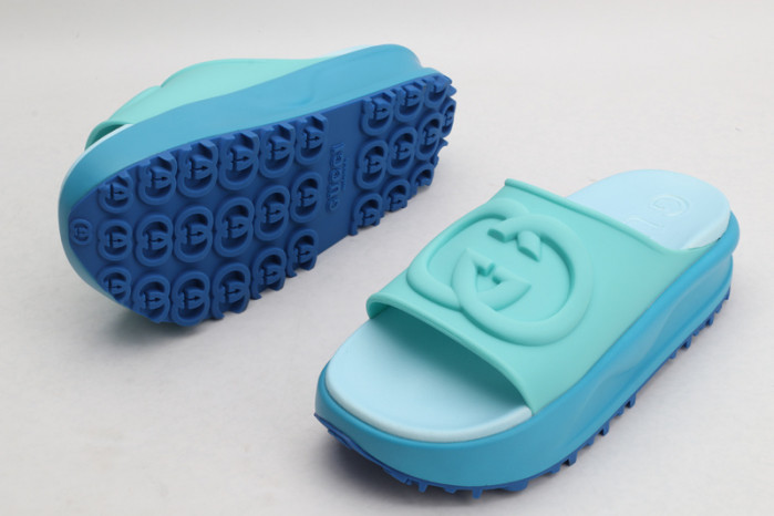 G*u*i slippers