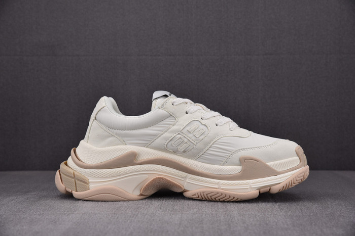 Ba*len*cia*ga triple s