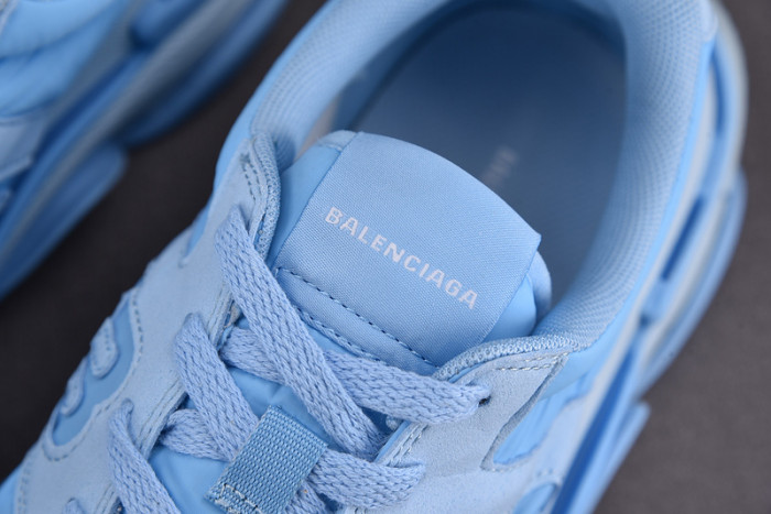 Ba*len*cia*ga triple s