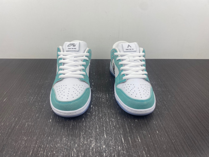 nike sb dunk low april skateboards fd2562-400