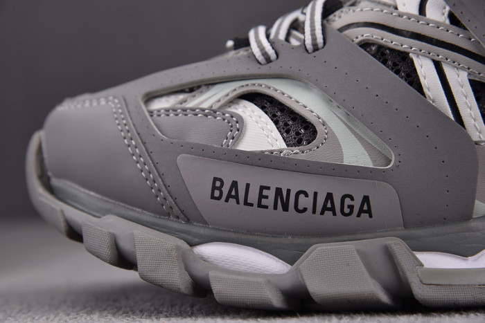 Ba*len*cia*ga track 3.0