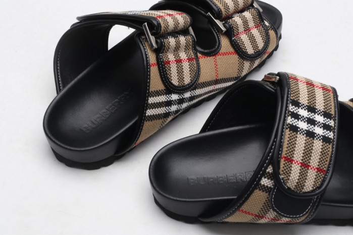 bur_berry slippers