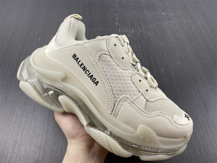 Ba*len*cia*ga triple s